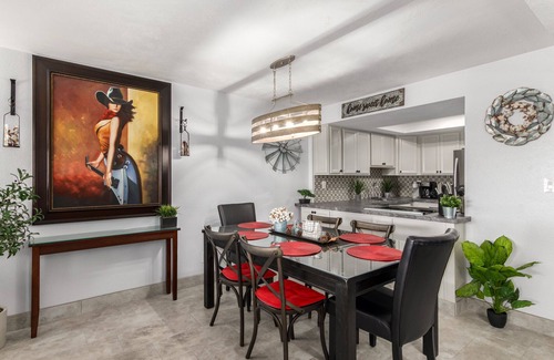 Desert Shores Condominio | TRENDY Sunny Lakefront + 2 camas KING + piscina climatizada