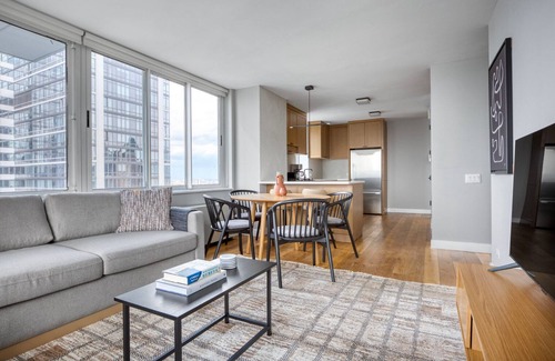 Hell's Kitchen Apartamento | Trendy Midtown West 2BR w/ Gym & W/D, nr Museum & Park, by Blueground