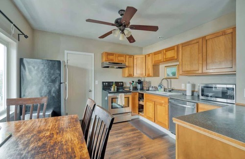 King Apartamento | Trendy NE Location Walkable 2BR Sleeps 6