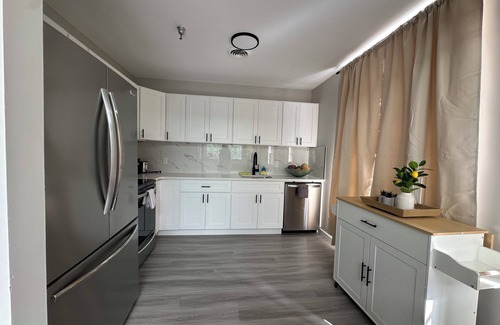 Albany Apartamento | Trendy Parkside 2-bedroom with Private Entrance