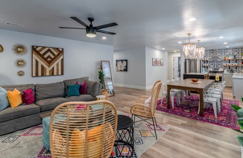 Sweetbriar Casa | ★ Trend SoCo Group Getaway | 14 camas Queen | Impresionante casa en el corazón de ATX ★