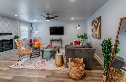Sweetbriar Casa | ★ Trend SoCo Group Getaway | 14 camas Queen | Impresionante casa en el corazón de ATX ★