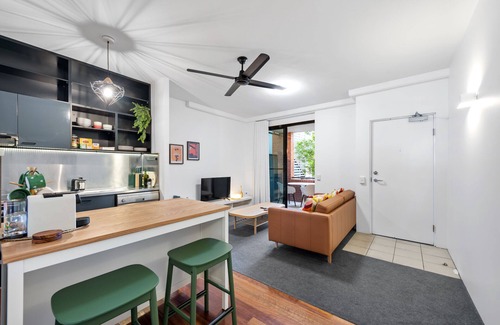 Teneriffe Apartamento | Trendy Teneriffe! ~ 1Bed, 1Bath, 1Car, Balconies