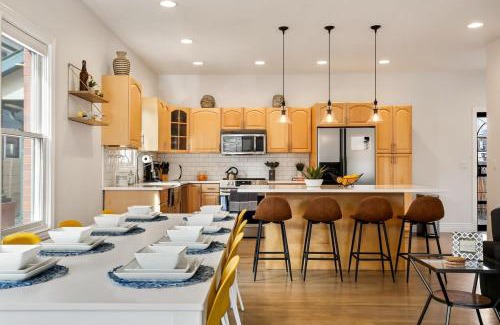 Highland Casa | Trendy Upscale Highlands Home 4 bedrooms Sleeps 10