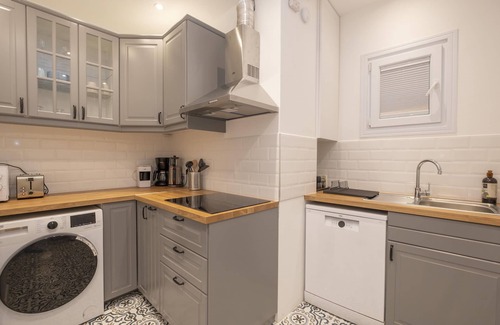 Kabatas Condominio | Trendy Waterfront Apt. with a Striking View
