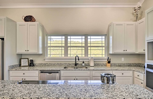 Trenton Casa | Trenton House w/ Mountain Views, Fire Pit & Grill!
