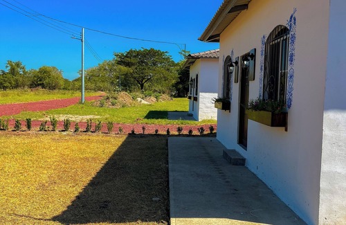 Playa Las Hojas Villa | Tres Cielos Cabanas