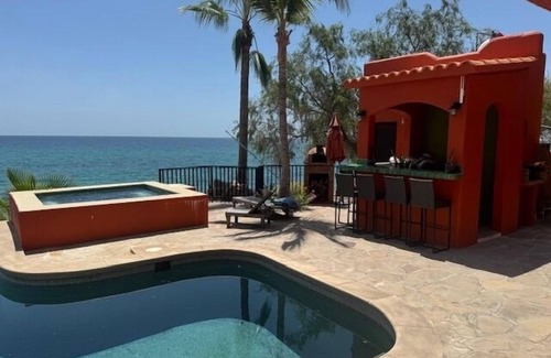 Buenavista Apartamento | Tres Generaciones Ocean view poolside room