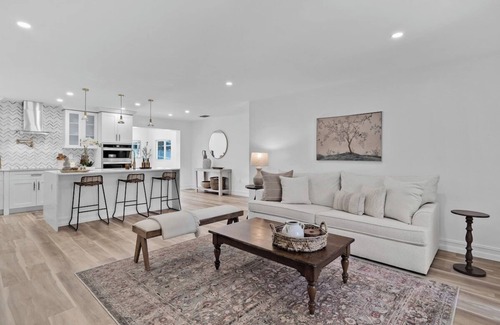 Florida North Atlantic Coast Casa | Tres Palmas · Luxury 4BR Oasis: Pool, Hot Tub, Beach & Golf!