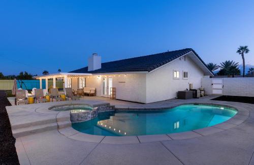 Desert Park Estates Casa | Tres Palmeras Hideaway by ACME House Company