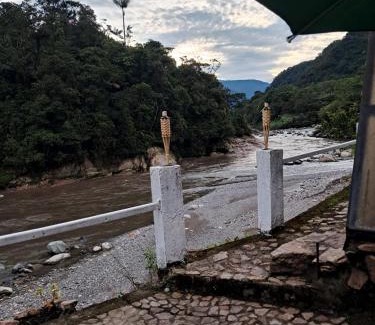 Baños de Agua Santa Otro | Tres ríos piedra gigante