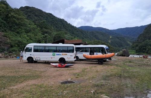 Baños de Agua Santa Otro | Tres ríos piedra gigante