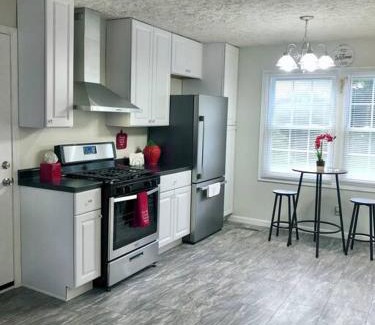 Bloomington Casa | Trestle Creek Farm- farmhouse suite
