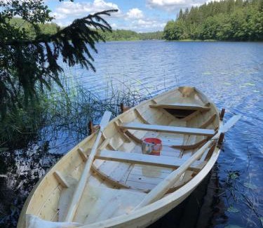 Halden Chalet De Esquí | Tretopphytter På Grensen - Elghytta med robåt og gjeddefiske
