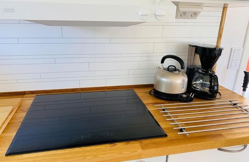 Skillingsfors Casa | Trevligt fritidshus med stor terrasse mot sjöen