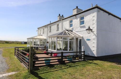 Caergeiliog Casa | Trewan Cottage