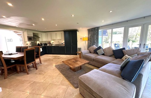 St Austell Cabaña | Trewhiddle Villa 16 - un trewhiddle con capacidad para 7 personas en 4 habitaciones