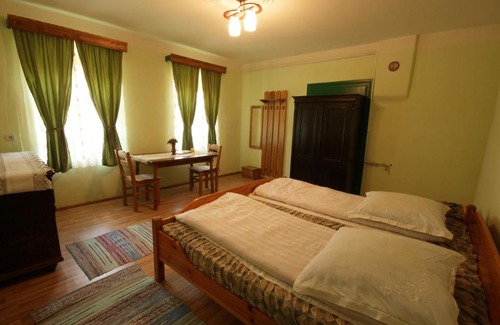 Darlos Casa | Tri Feresti