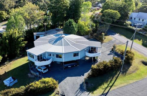 Eagle Heights Casa | Tri-Living with Coastal Views Tamborine Mountain