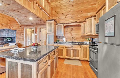 Bryant Casa | Tri-state Corner Cabin with a fire pit hot tub & indoor pool