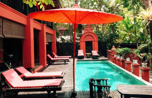 Wua Lai Hotel | Tri Yaan Na Ros Colonial House