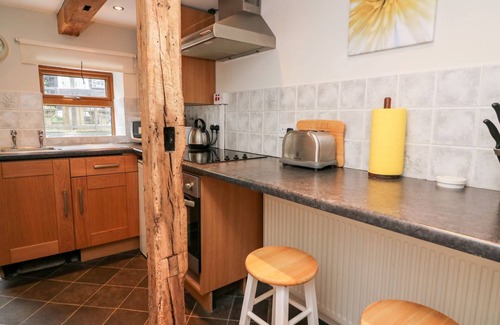Rhayader Cabaña | TRIANGLE INN COACHOUSE, pet friendly in Rhayader