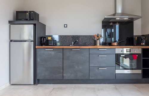 Saint-Come-de-Fresne Apartamento | Tribord, apartment with terrace and sea view, parking