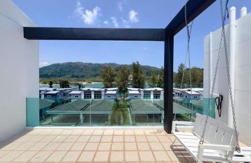 Lumut Casa | Trichrome Marina Island Minimalist Villa with Balcony