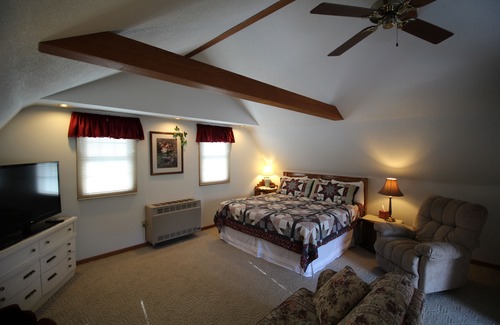 Marquette Cabina | Trickling Waters Retreat