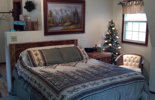 Marquette Cabina | Trickling Waters Retreat