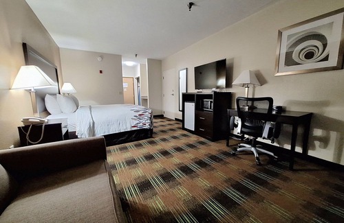 Read Boulevard East Hotel | Trident Inn & Suites, New Orleans