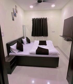 Agra Casa | Tridev Hotel