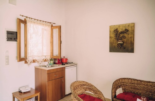 Ilida Apartamento | Trikalioti's Lush Estate Apt Afrodity, Palouki, Greece