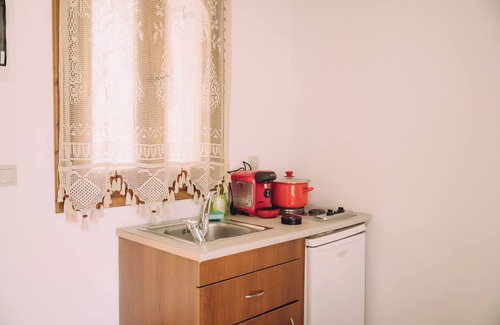 Ilida Apartamento | Trikalioti's Lush Estate Apt Afrodity, Palouki, Greece