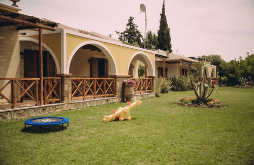 Ilida Apartamento | Trikalioti's Lush Estate Apt Afrodity, Palouki, Greece