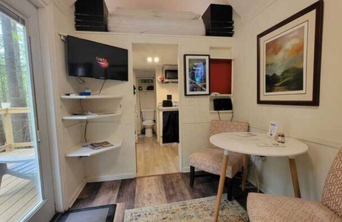 Suches Cabaña | Trillium Tiny Home with Hottub - Pet Friendly