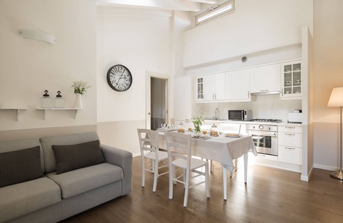 Polpenazze del Garda Apartamento | Trilocale 6 camas wi-fi piscina garaje (CIR 017145-CNI-00026)