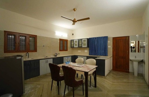 Tirupati Apartamento | Trimukha homestay