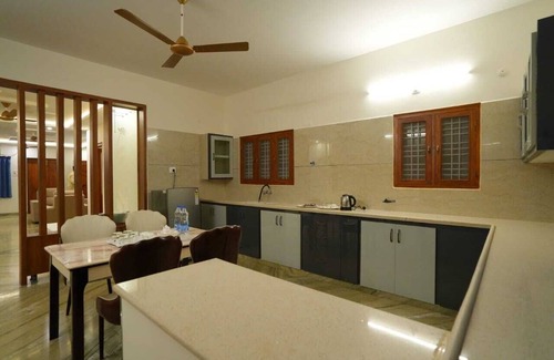 Tirupati Apartamento | Trimukha homestay