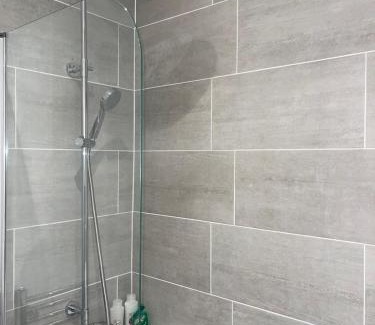 Huntingdon Apartamento | Trinity Apartments - 2 Bed Apartment - Spacious - Modern - 30 Seconds from High Street
