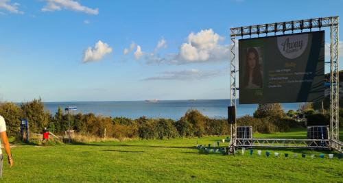 Bembridge Complejo | "Trinity" at Whitecliff Bay Isle of Wight- Yarborough View 4