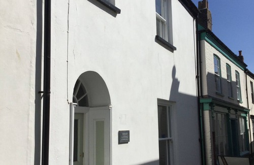 Appledore Cabaña | TRINITY COTTAGE. Encantadora cabaña histórica junto al muelle en Appledore.