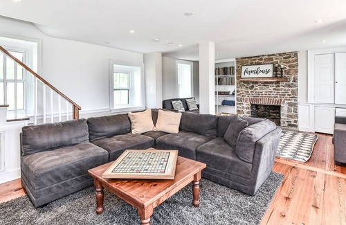 Paeonian Springs Otro | Trinity Farm Estate: Magnolia 1775 Historical Farmhouse