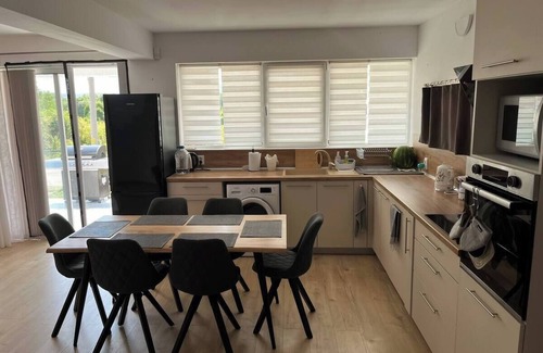 Osenovo Casa | Trinity House - 5 minutes drive to Albena Beach!
