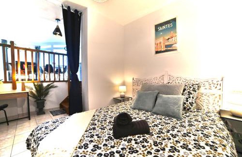 Saintes Apartamento | Triomphe - Vue Sublime, Confort Moderne, Charme Gallo-Romain, Cœur de Ville, Tv 4K, Fibre