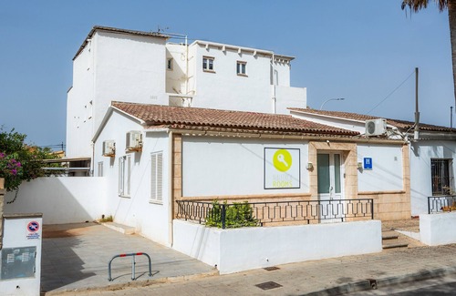 Can Pastilla Apartamento | Habitación Triple Nº2' con terraza compartida, Wi-Fi y aire acondicionado