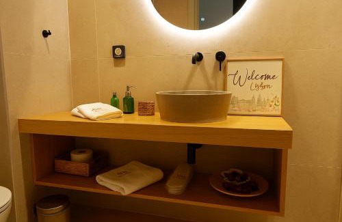 Athens City Centre Apartamento | Triple A - Ermou Retreat Studios - Free Parking!