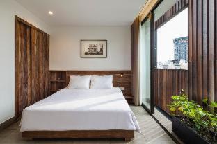 Nguyen Thai Binh Hotel | Triple E Hotel Fine Art Museum