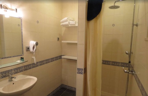 Quiaios Casa | Triple room n ° 2, quiet vacation