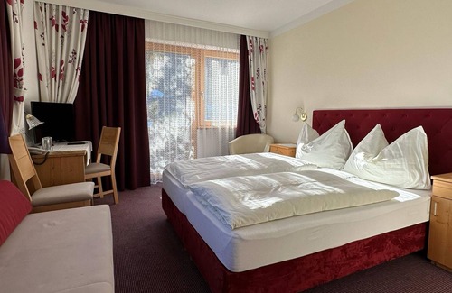 Muhlbach im Pinzgau Cama Y Desayuno | Triple room, shower or bath, WC, balcony - Dorferwirt